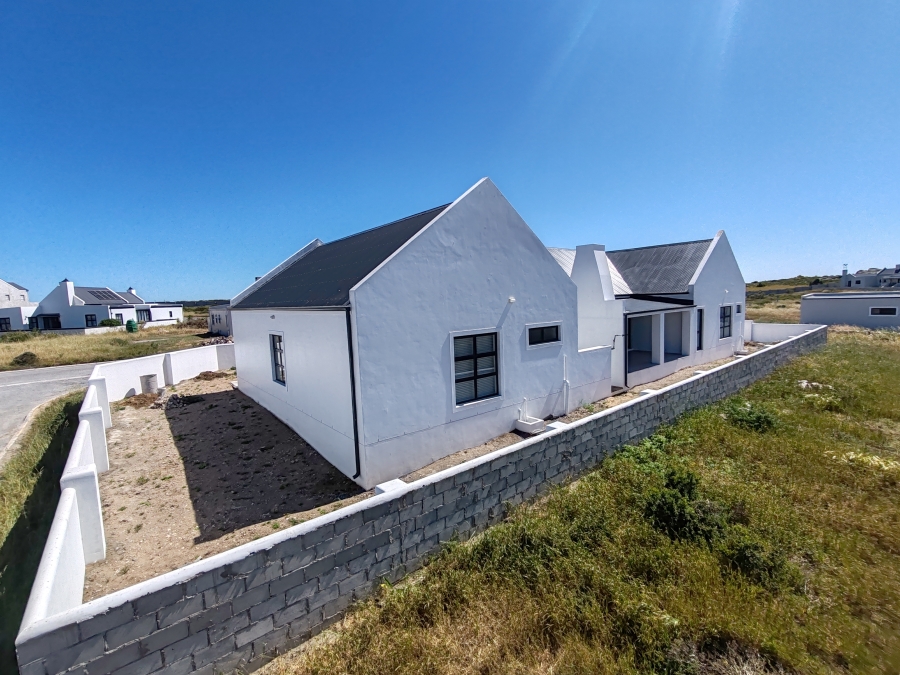 4 Bedroom Property for Sale in Hoogland Western Cape